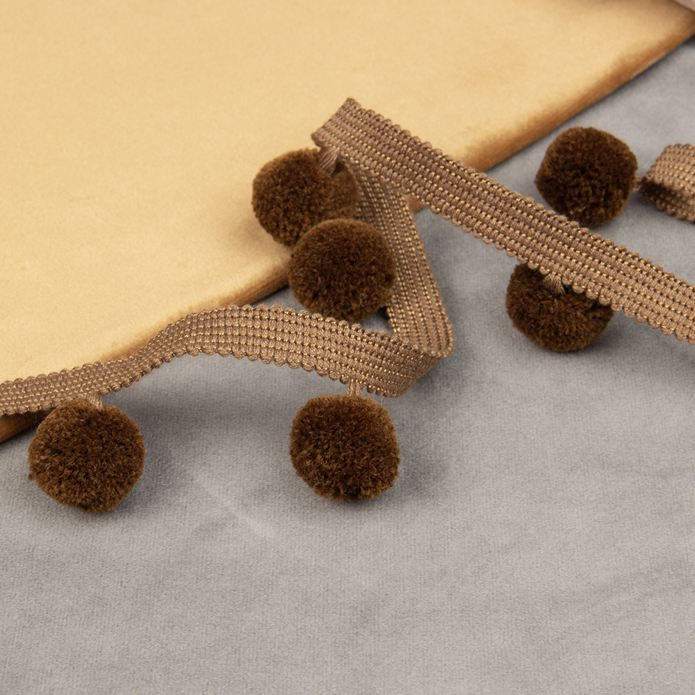 Бахрома с помпонами, из коллекции "Pompon" YMQ-5 toffee золотисто-коричневый (L4см/D2,5см/м-у ш.7см)